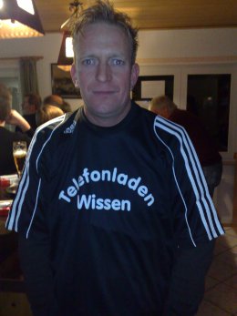 neues Trikot - Brust