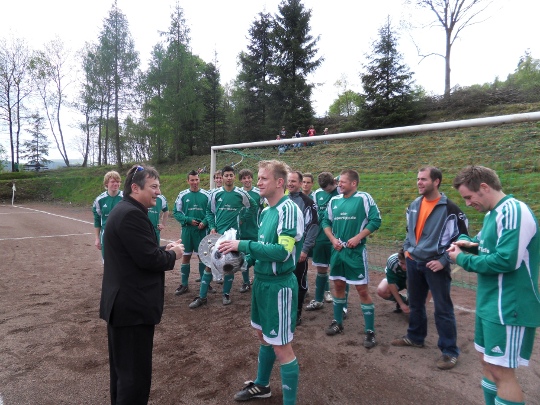 Gratulation des Fussballverbandes Rheinland